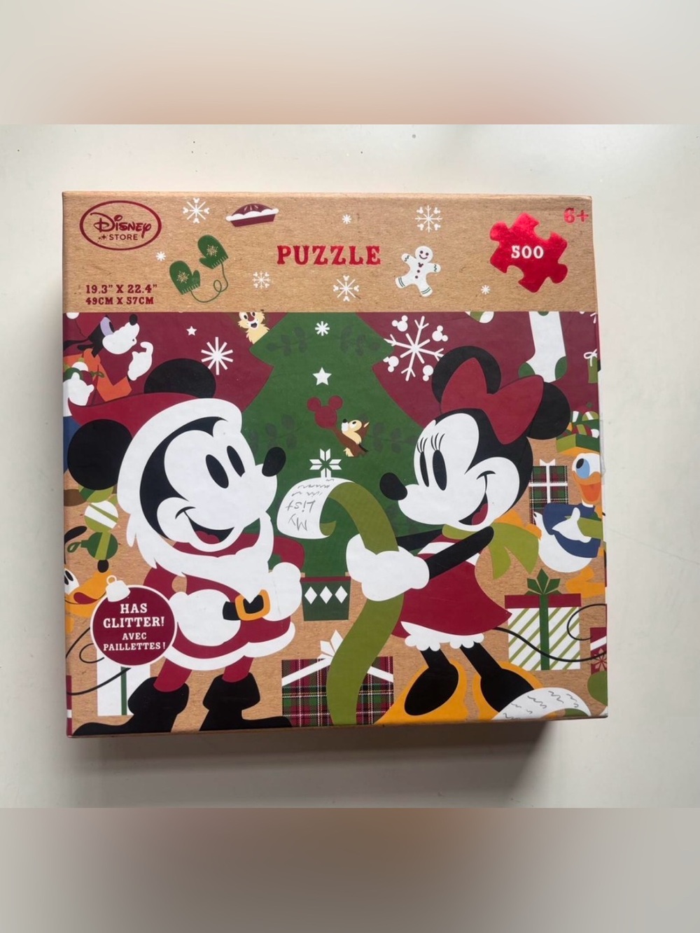 Disney Red Green Holiday Mickey & Minnie 500-Piece Puzzle